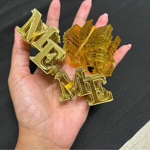 Gold 'ME' Drink Clips